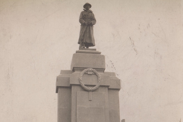 Old Photograph Of The Unveiling Of The War Memorial (1)