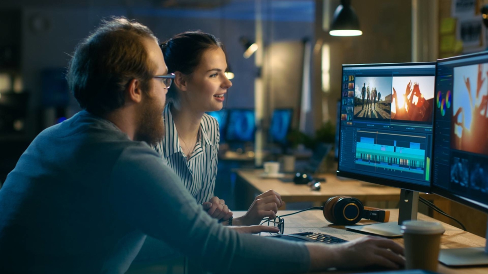 people using a computer