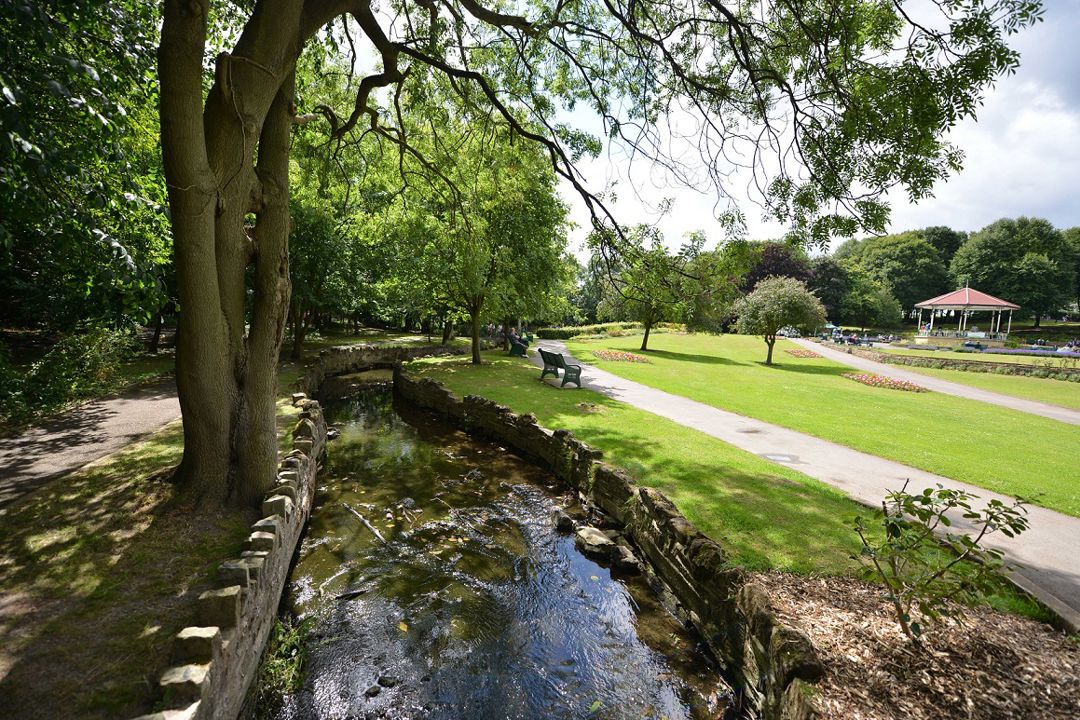 Elsecar Park and stream