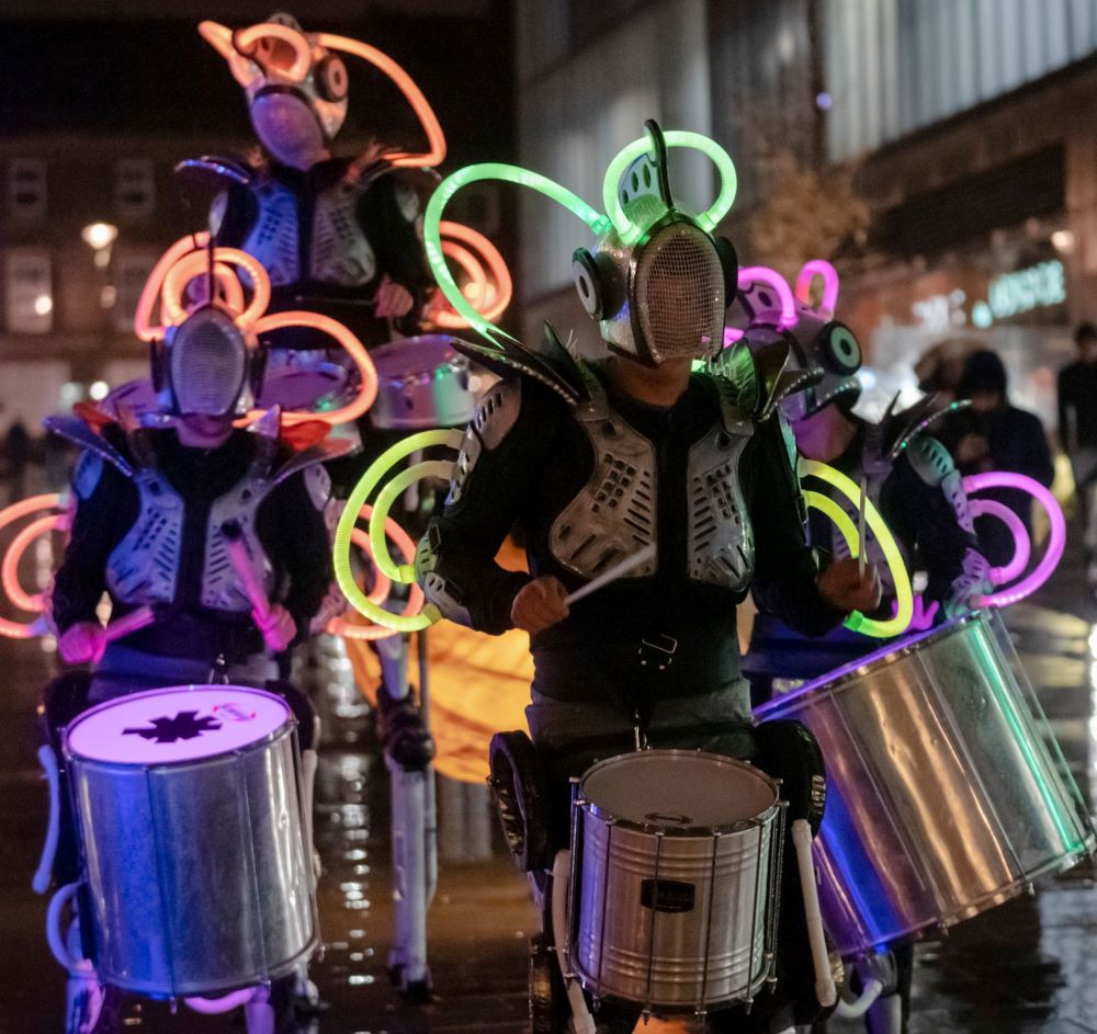 Parade - Robot drummers 2