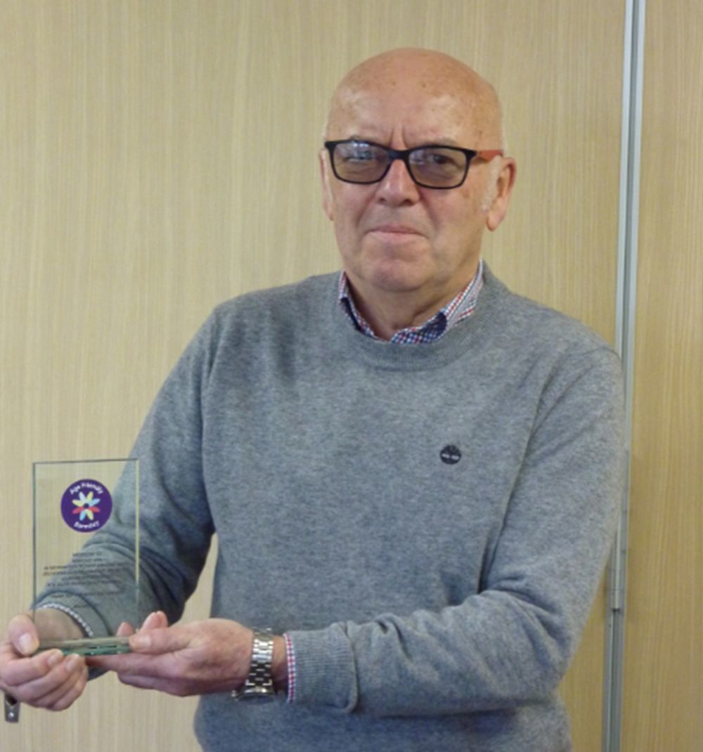 Alan Swan receiving award