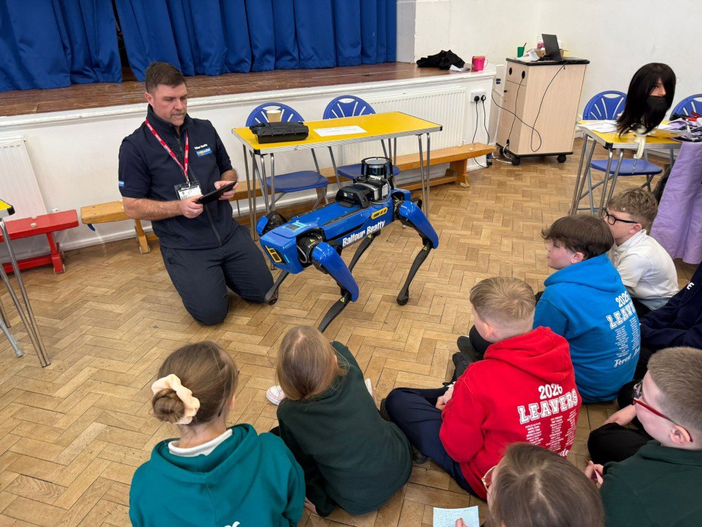 Balfour Beatty primary school session with robotic dog.jpg