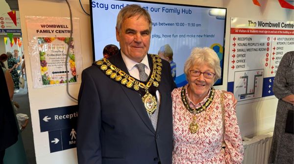 Mayor At South Family Hub Opening