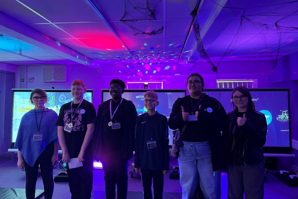 Photograph of young people involved in Game On sessions.jpg Photograph of young people involved in Game On sessions.jpg