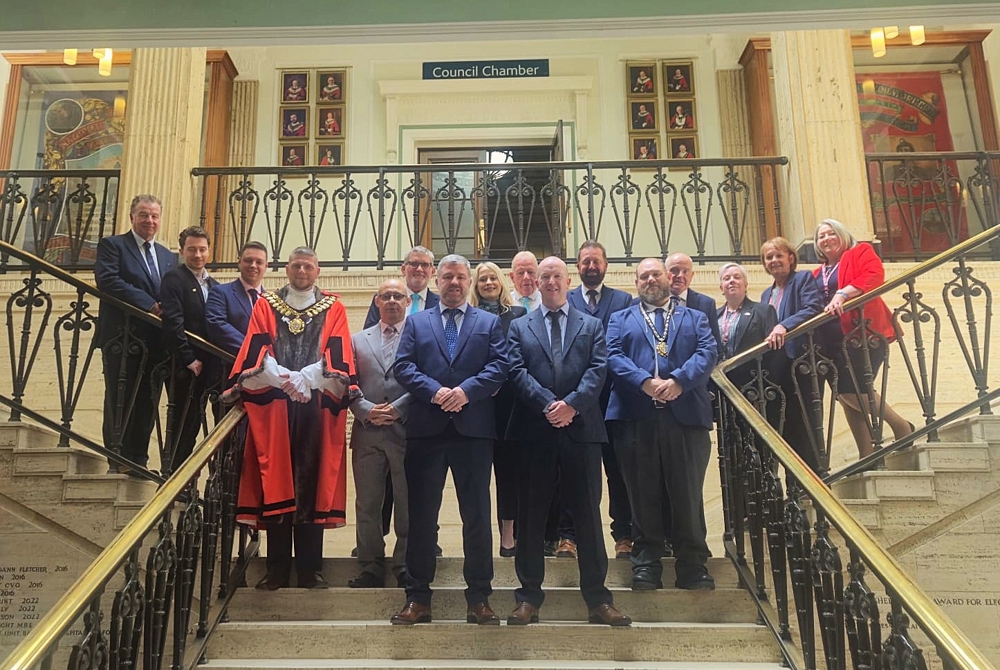 cabinet and suppport.jpg